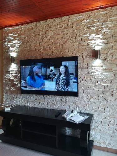 tvstand-7